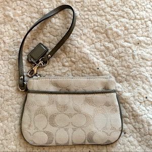 COACH Corner ZIP Wristlet-